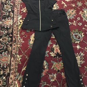 Jaanuu black XS scrub set